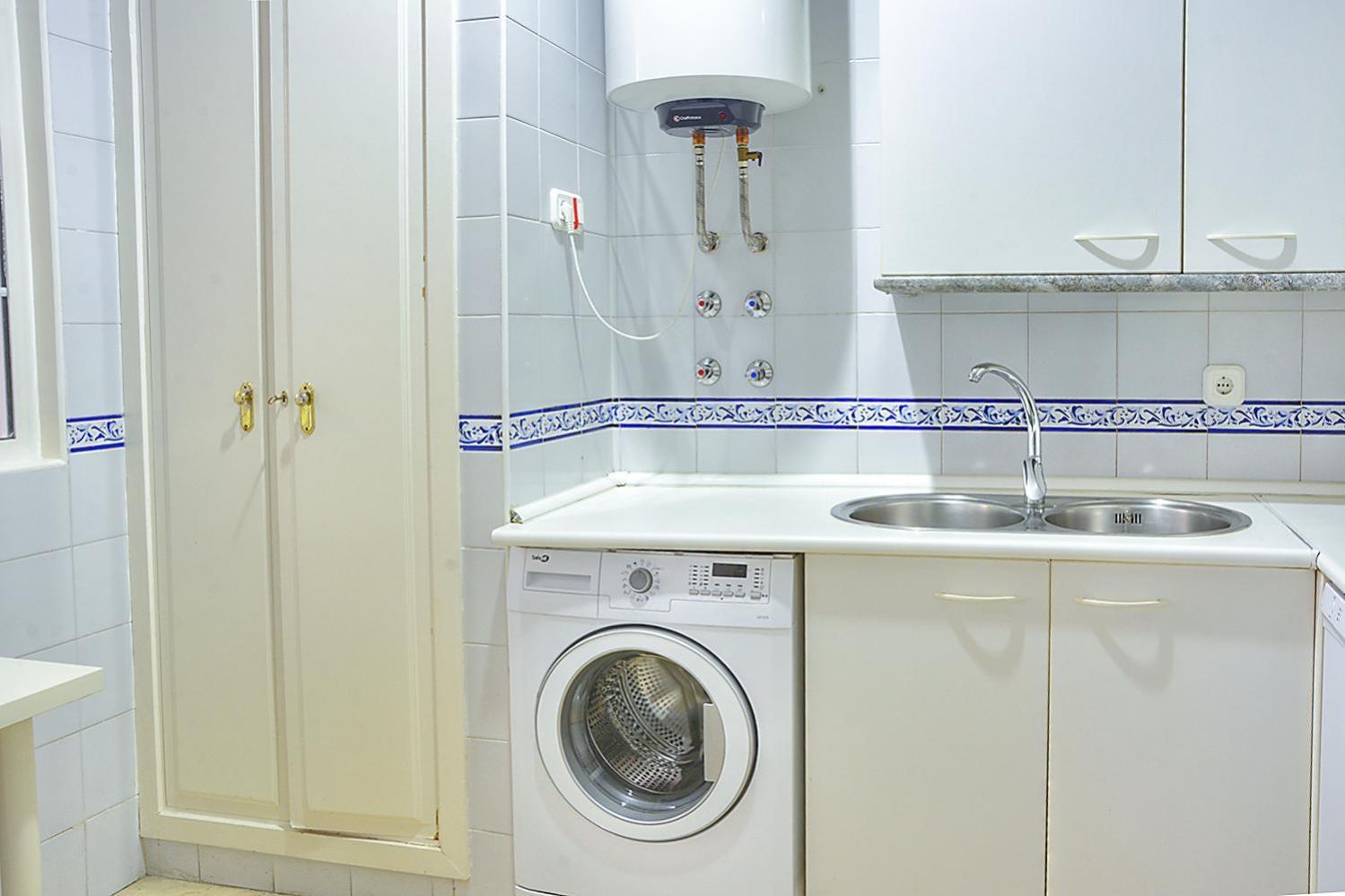 Apartamento Torre De La Plata Севилья Экстерьер фото